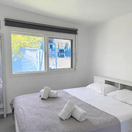 Potidea Seashell Garden House 70m From Garden And Private Parking בית נופש