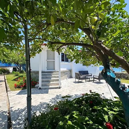 Vakantiehuis Potidea Seashell Garden House 70m From Garden And Private Parking Nea Poteidaia